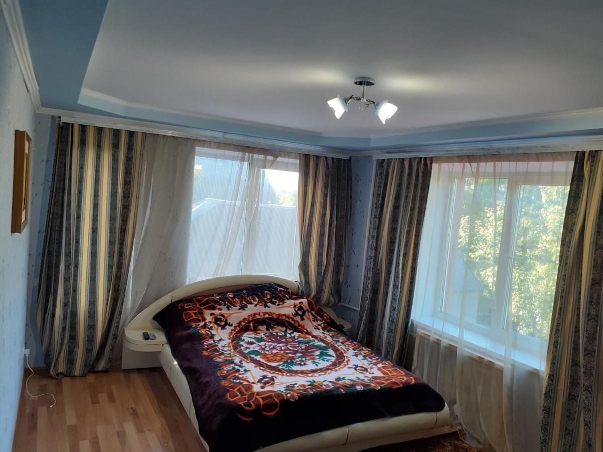 Татьянин Двор Hotel คาเมียเนตส์-โปดิลสกี ภายนอก รูปภาพ